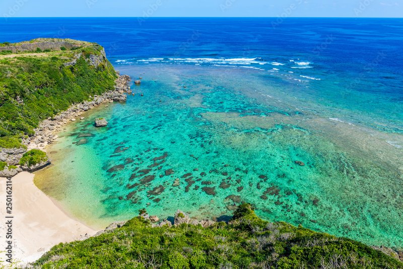 果報バンタ（幸せの岬）